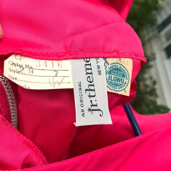 Collector’s quality J.R theme vintage dress. - Picture 6 of 7